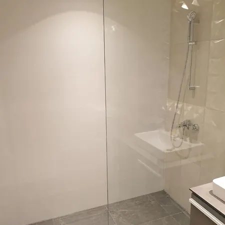 Waterfront 1409 * Belgrad